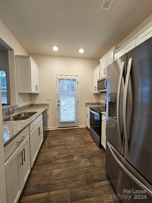 Property image 3 at 8017 Murray Branch Drive, Charlotte, NC 28216