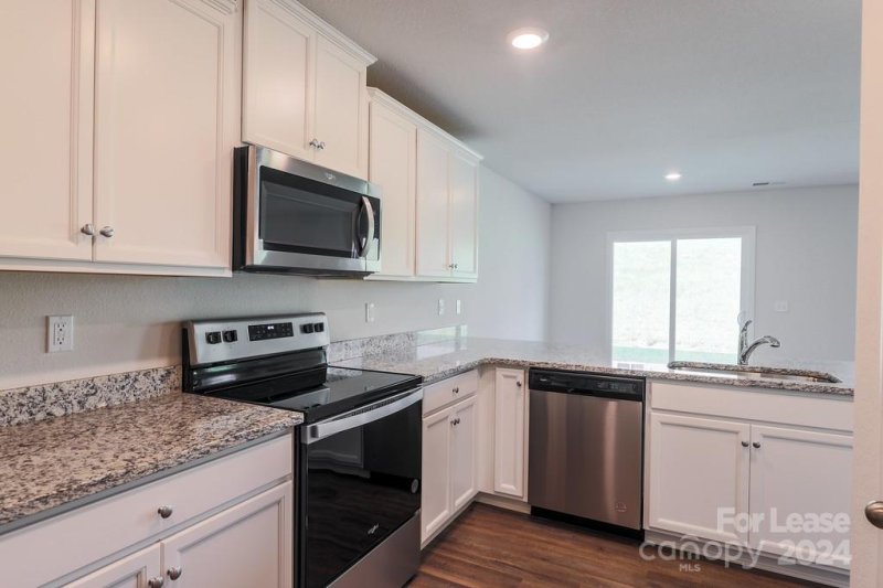 Property image 4 at 8113 Derby Woods Lane, Charlotte, NC 28214