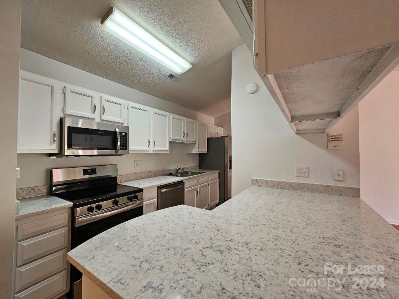 Property image 3 at 6217 Rosecroft Drive, Charlotte, NC 28215