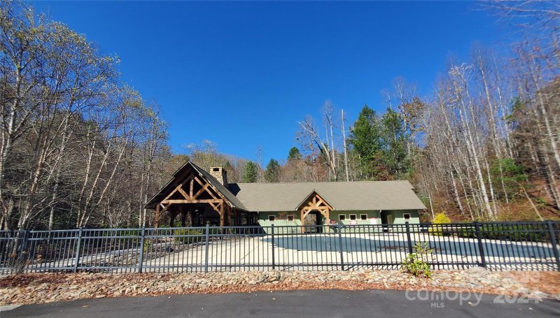 Property image 3 at 336 Falling Leaves Lane, Hendersonville, NC 28792