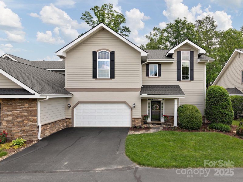 Property image 3 at 67 Towne Place Drive, Hendersonville, NC 28792