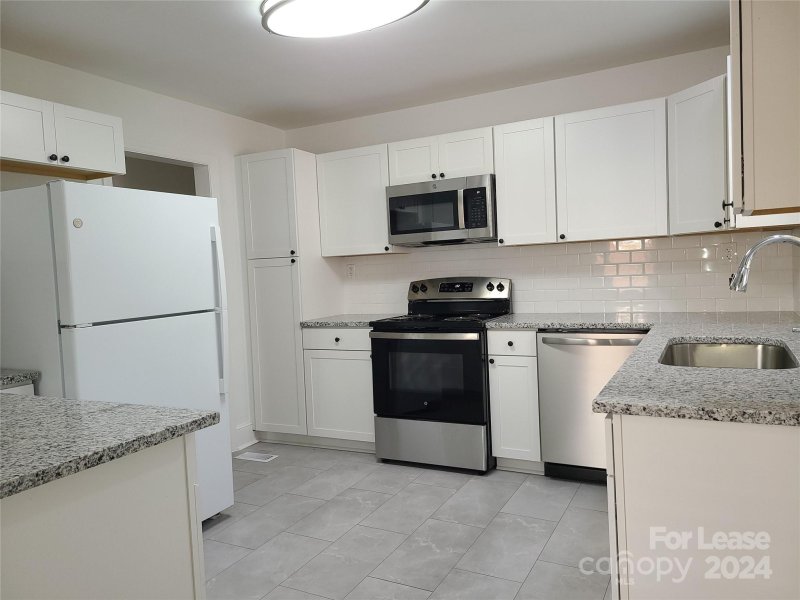 Property image 2 at 1940 Woodland Drive, Charlotte, NC 28205