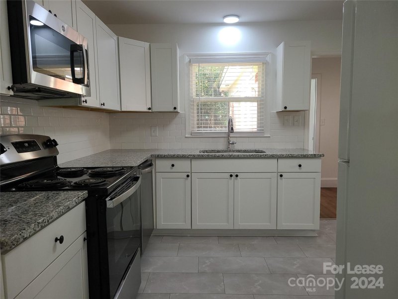 Property image 3 at 1940 Woodland Drive, Charlotte, NC 28205