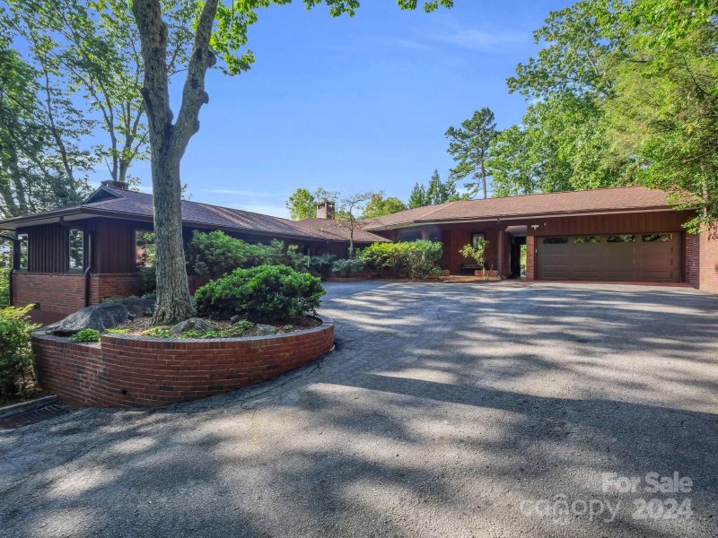 1836 Carolina Drive