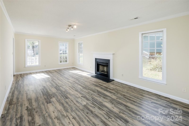 Property image 4 at 7538 Crestside Lane, Charlotte, NC 28227