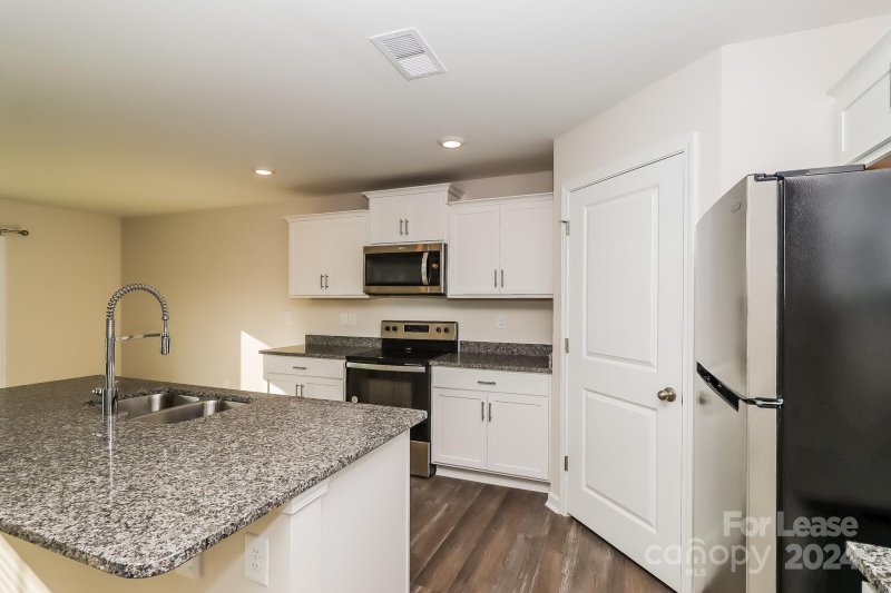 Property image 5 at 7894 Shallowbrook Drive, Sherrills Ford, NC 28673