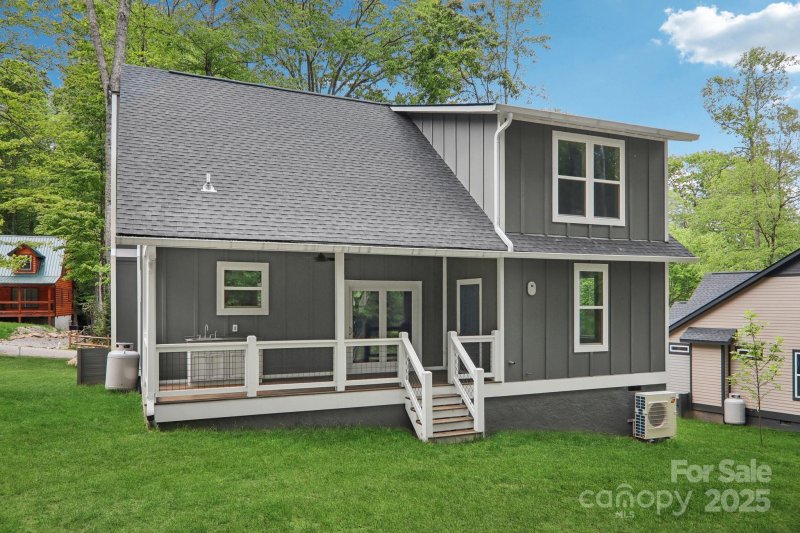 Property image 4 of 593 Twinbrook Lane in Twinbrooks Resort, Maggie Valley, NC 28751