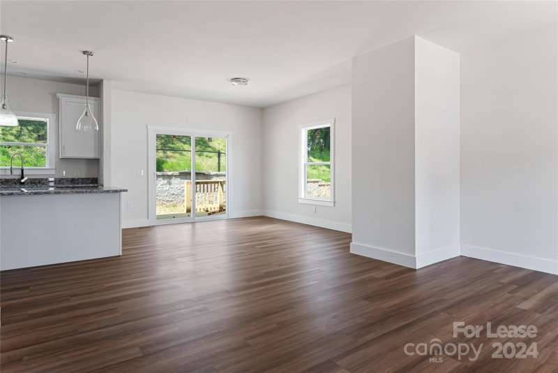 Property image 5 of 228 Cherrywood Way in Belle Meadow, Asheville, NC 28806