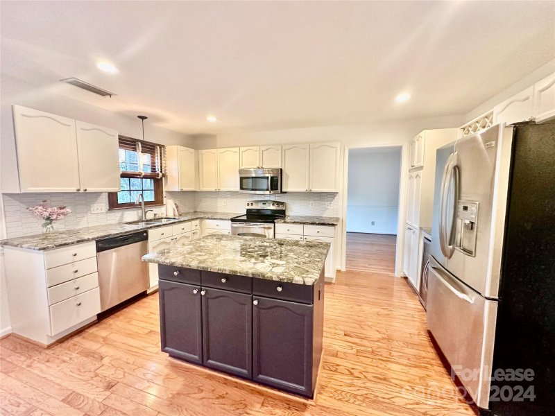 Property image 5 at 9908 Russet Oak Lane, Charlotte, NC 28277