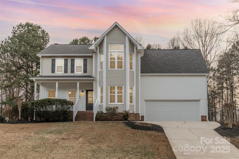 1163 Hummingbird Lane
