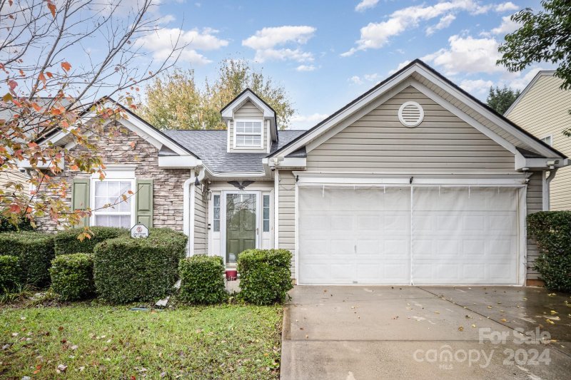 Property image 3 at 105 Ranlo Avenue, Gastonia, NC 28054