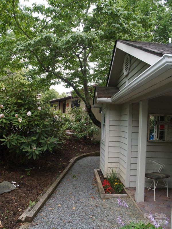 Property image 2 at 12 Summit Lane, Newland, NC 28657