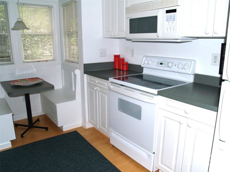 Property image 5 at 12 Summit Lane, Newland, NC 28657