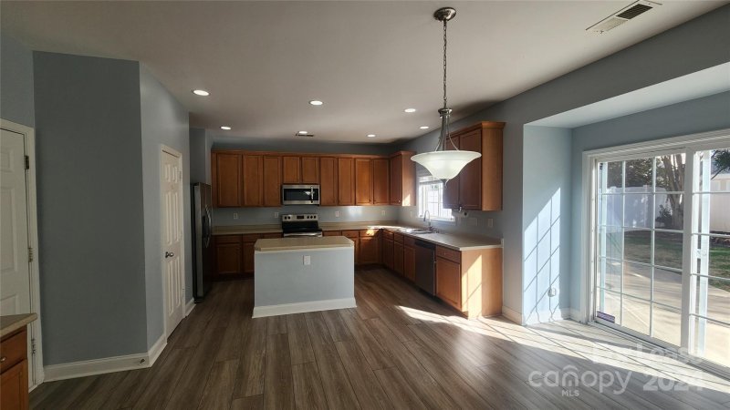 Property image 3 at 110 Waterlynn Club Drive, Mooresville, NC 28117