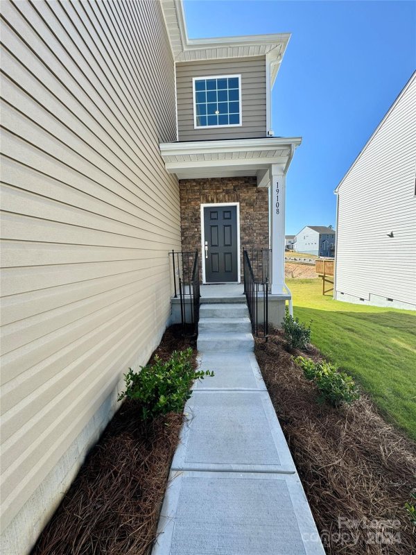 Property image 3 at 19108 Iron Thorne Trail, Charlotte, NC 28278