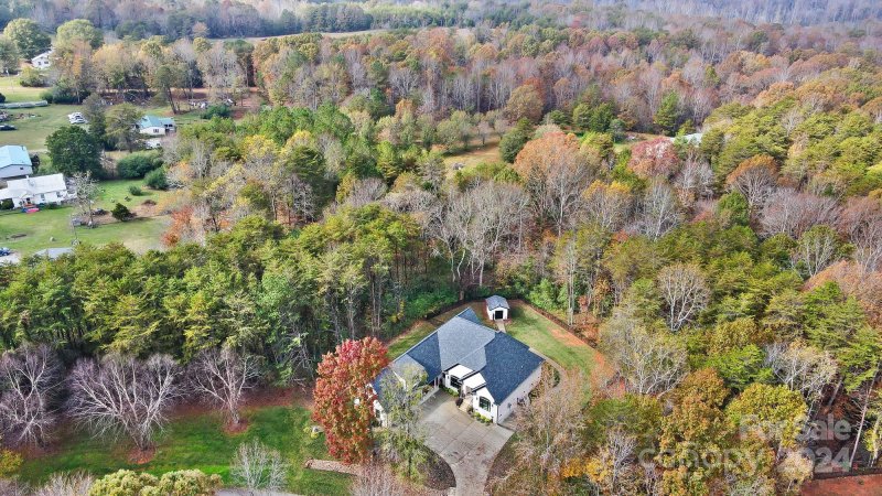 Property image 3 at 3303 Mountain Creek Drive, Sherrills Ford, NC 28673