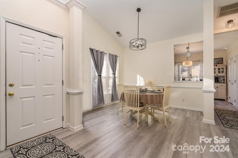 Property image 3 at 8720 Fox Chase Lane, Charlotte, NC 28269