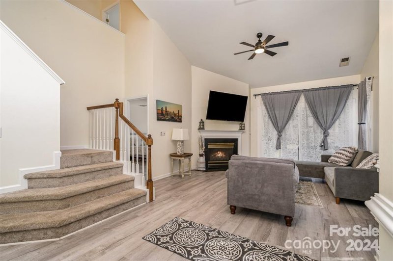 Property image 4 at 8720 Fox Chase Lane, Charlotte, NC 28269