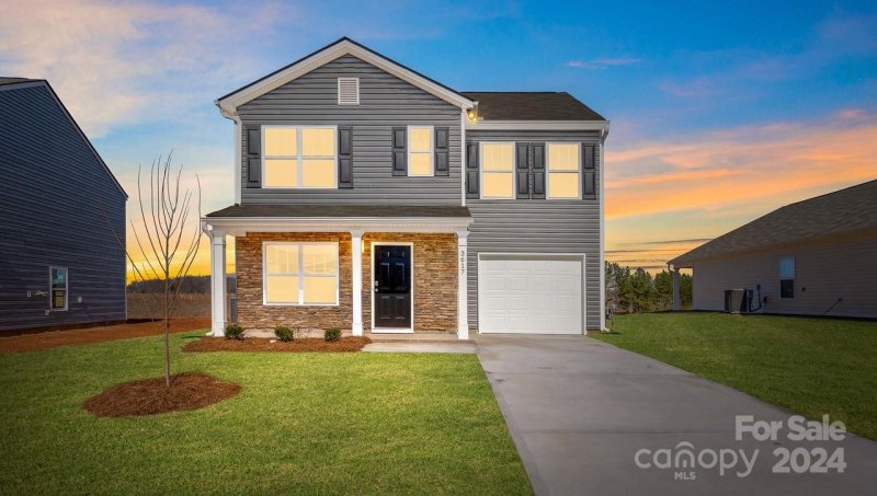 Property image 2 at 35 Lauren Lane, Hendersonville, NC 28792