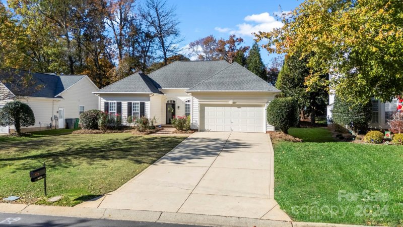 Property image 2 at 9811 Mitchell Glen Drive, Charlotte, NC 28277