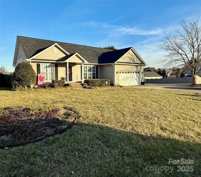 Property image 2 at 328 Holstein Drive, Dallas, NC 28034