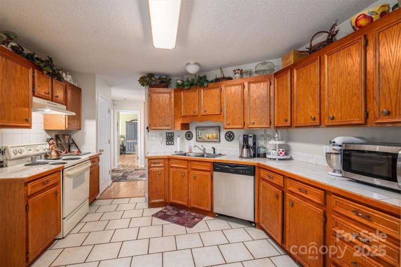 Property image 4 of 1335 Huckleberry Drive in Hillcrest Acres, Lincolnton, NC 28092