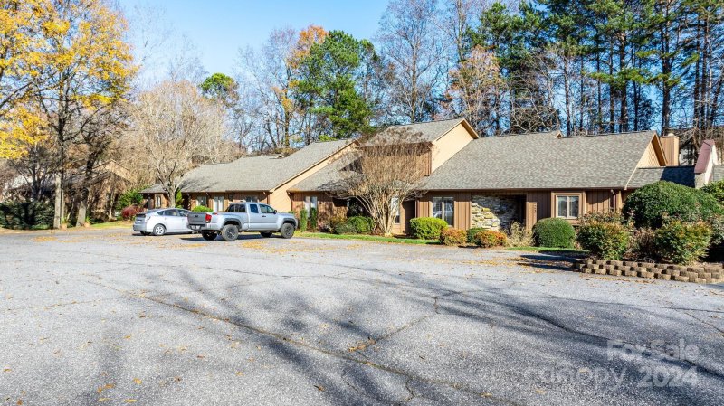 Property image 2 at 1623 12th Street, Hickory, NC 28601