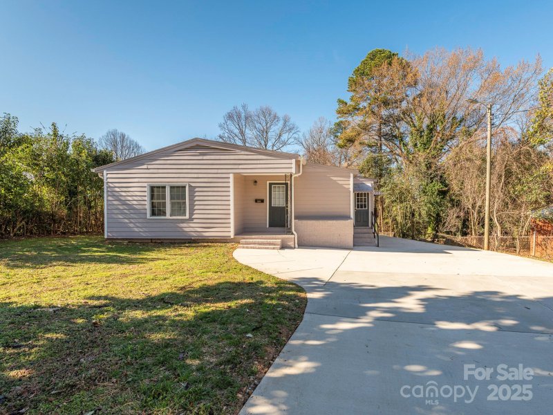Property image 2 at 1209 Moretz Avenue, Charlotte, NC 28206