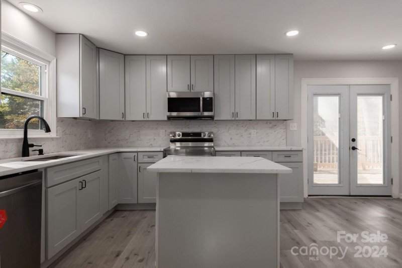 Property image 5 at 7704 Cedar Bluff Lane, Charlotte, NC 28227