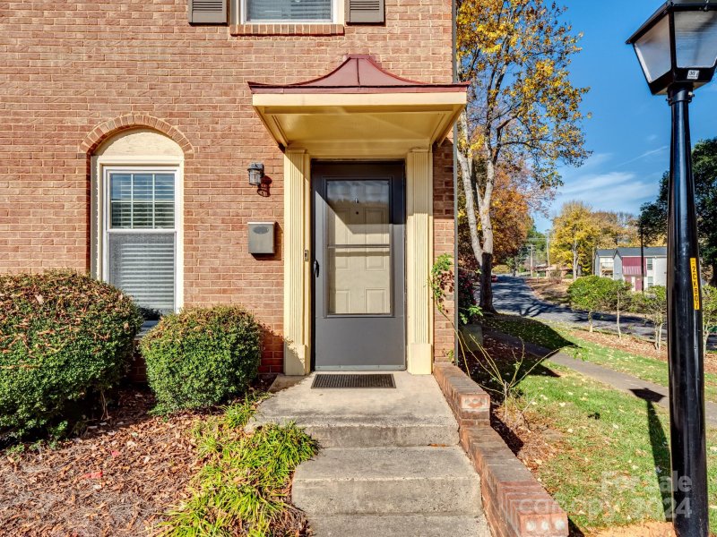 Property image 2 at 1525 Lansdale Drive, Charlotte, NC 28205