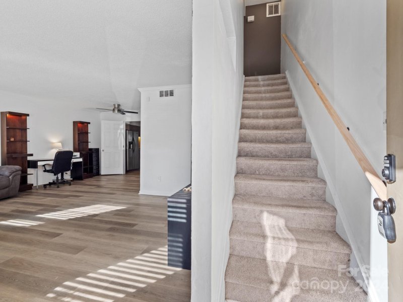 Property image 3 at 1525 Lansdale Drive, Charlotte, NC 28205