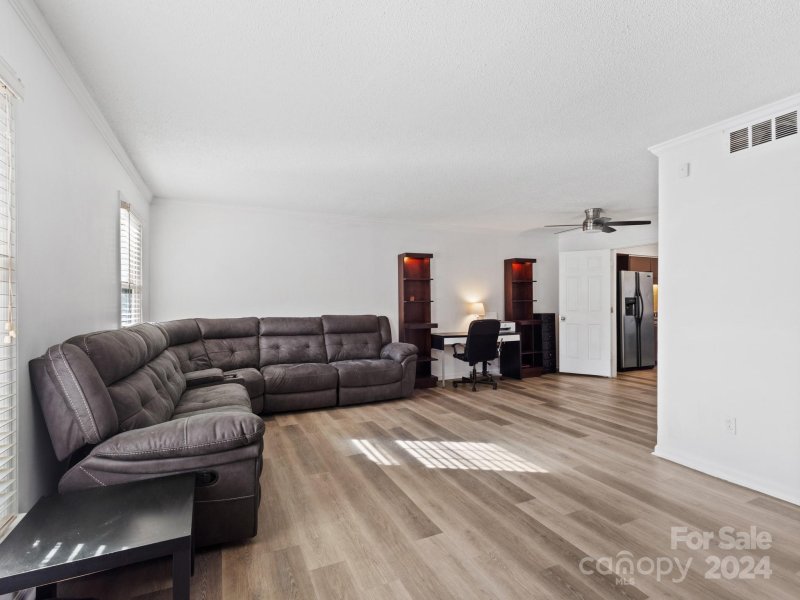 Property image 4 at 1525 Lansdale Drive, Charlotte, NC 28205