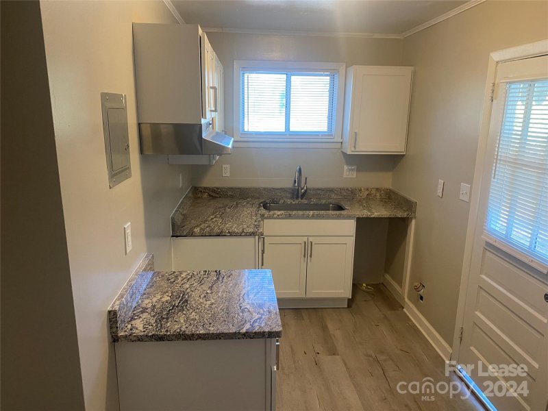 Property image 4 at 2600 Holton Avenue, Charlotte, NC 28208