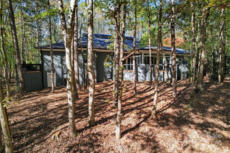 Property image 3 at 724 Amanda Drive, Matthews, NC 28104