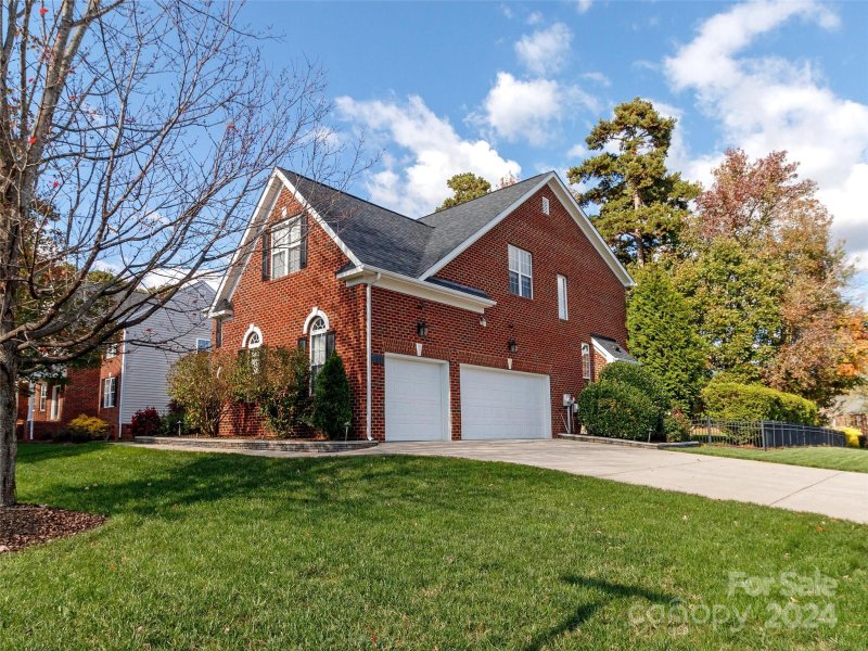 Property image 3 at 857 Clonmel Drive, Matthews, NC 28104