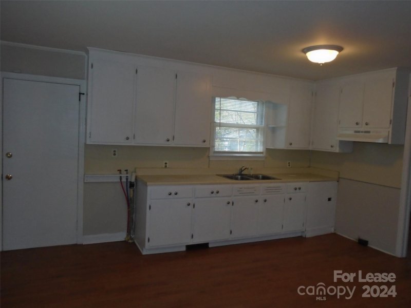 Property image 4 at 1708 Academy Street, Charlotte, NC 28205