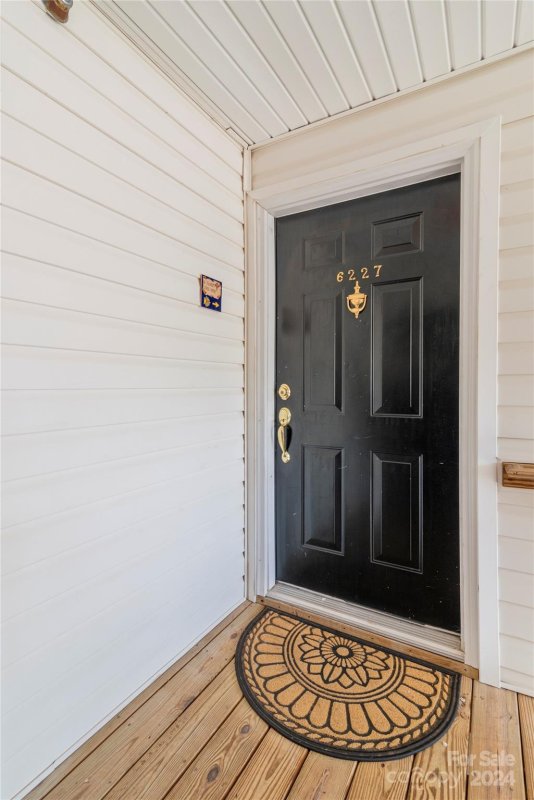 Property image 2 at 6227 Creek Park Drive, Charlotte, NC 28262