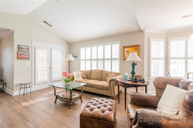 Property image 3 at 6227 Creek Park Drive, Charlotte, NC 28262