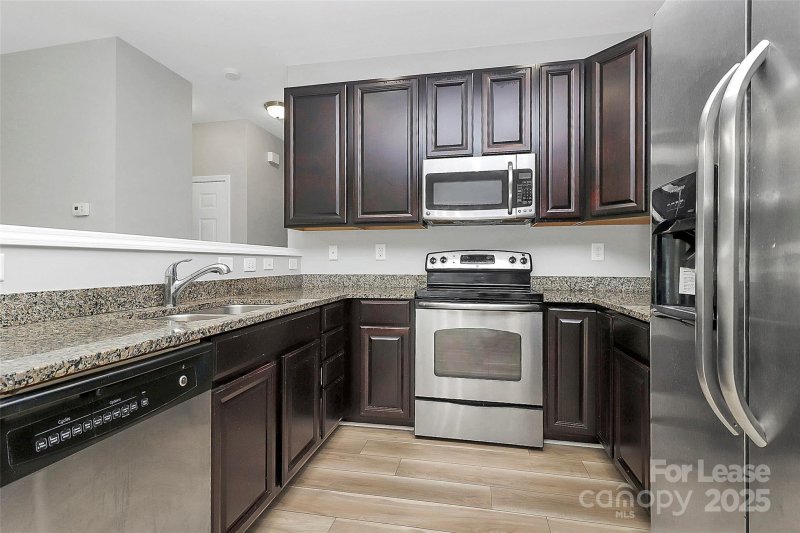 Property image 3 at 14051 Singleleaf Lane, Charlotte, NC 28278