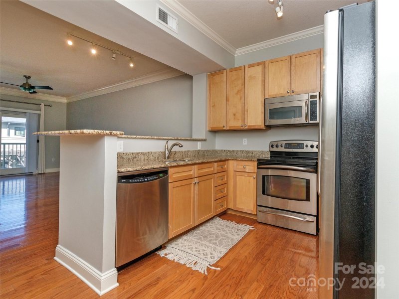 Property image 4 at 721 Governor Morrison Street, Charlotte, NC 28211