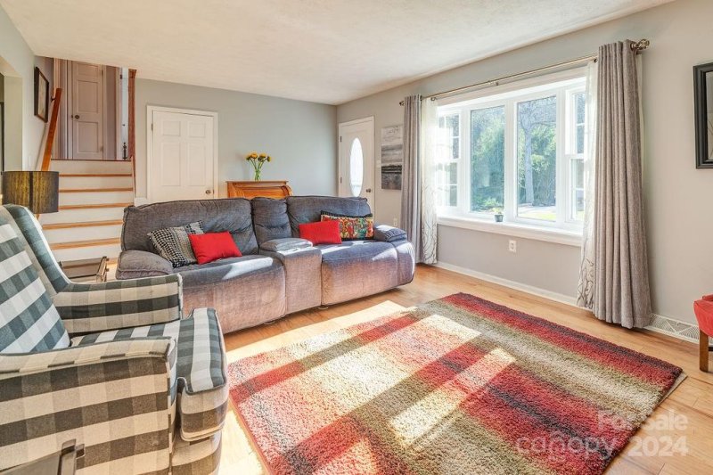 Property image 5 at 23 Auburndale Drive, Asheville, NC 28806