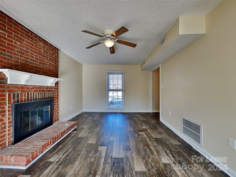 Property image 3 at 2112 Heather Glen Lane, Charlotte, NC 28208