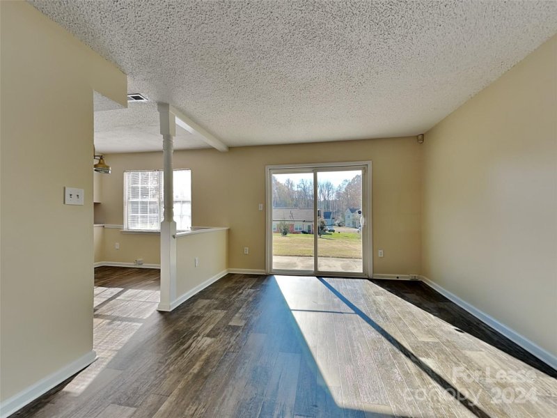 Property image 4 at 2112 Heather Glen Lane, Charlotte, NC 28208