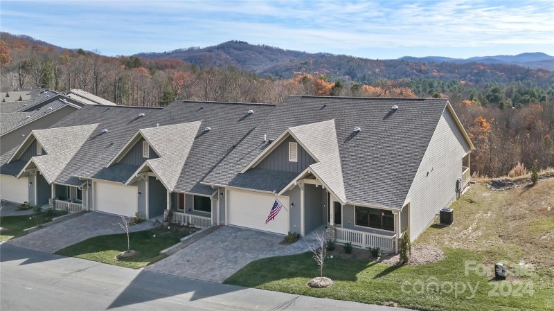 Property image 2 at 56 Copper Valley Lane, Hendersonville, NC 28739