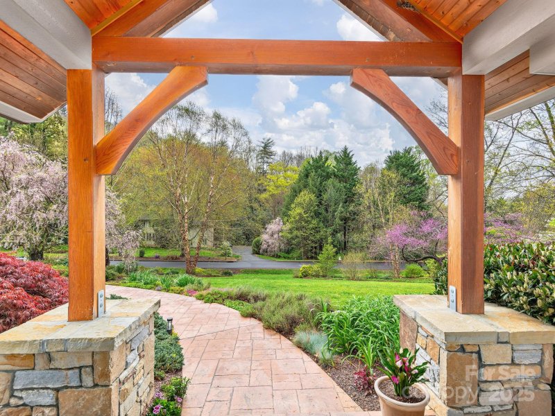 Property image 2 at 308 E Sondley Drive, Asheville, NC 28805