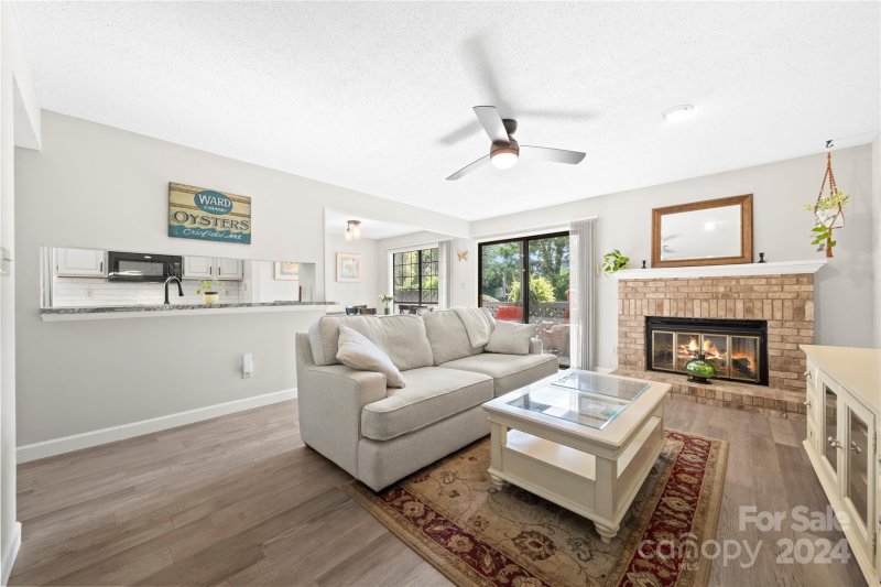 Property image 2 at 5863 Harris Grove Lane, Charlotte, NC 28212