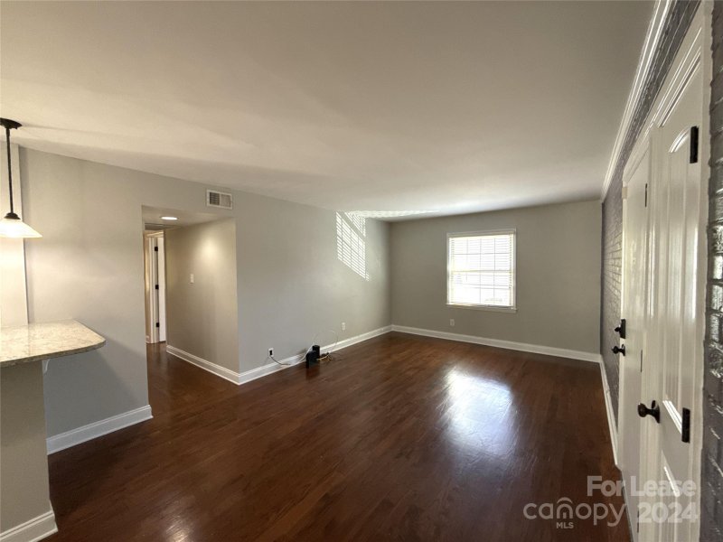 Property image 3 at 4919 Park Road, Charlotte, NC 28209