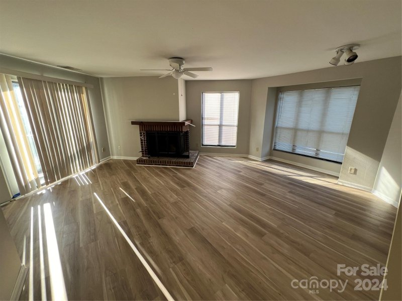 Property image 3 at 8103 Cedar Glen Drive, Charlotte, NC 28212