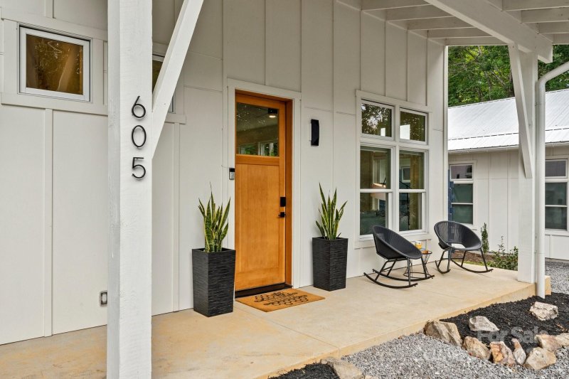Property image 3 at 605 Hiawassee Avenue, Black Mountain, NC 28711