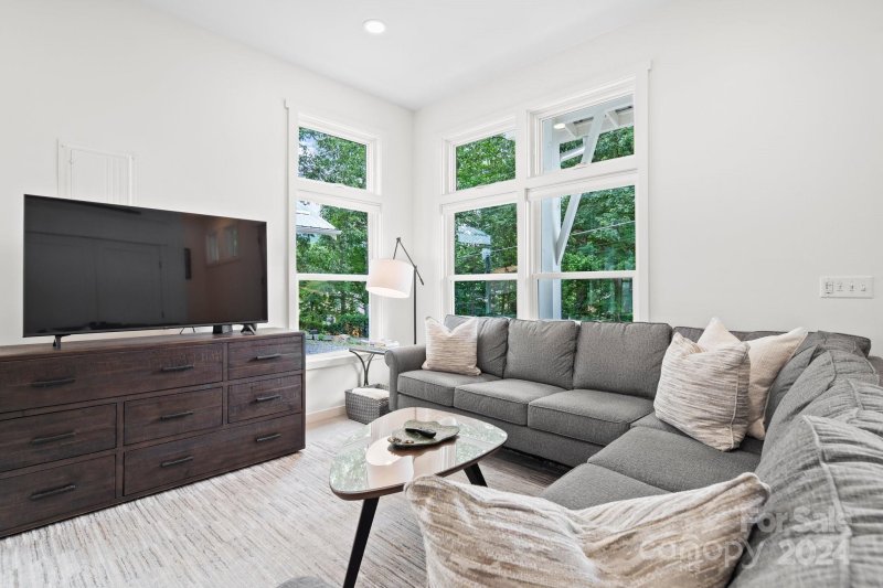 Property image 4 at 605 Hiawassee Avenue, Black Mountain, NC 28711